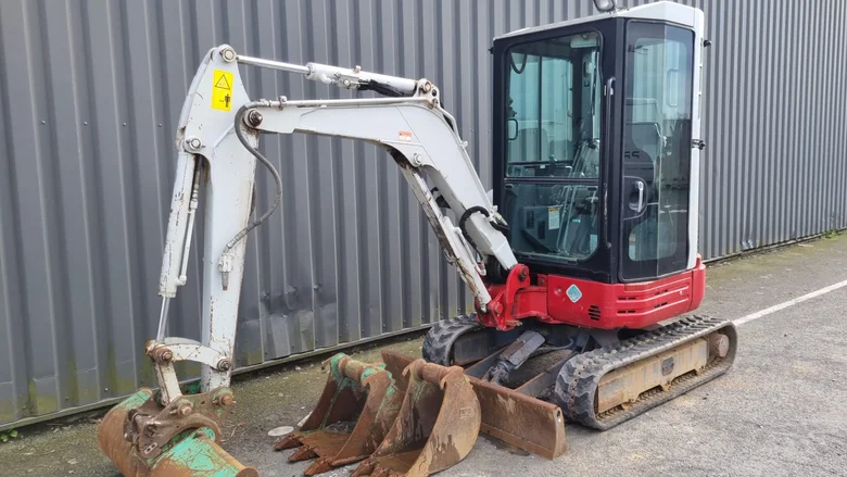 Mini pelle occasion TAKEUCHI TB23RA