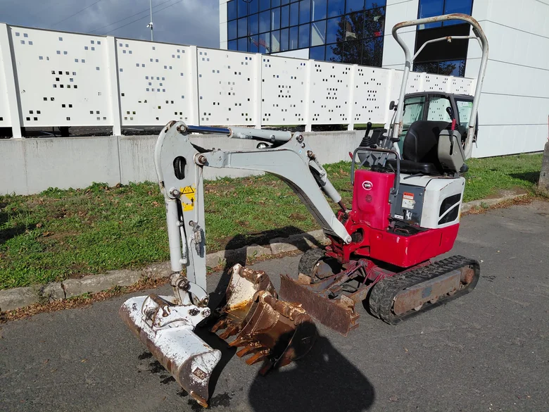 Mini pelle occasion TAKEUCHI TB210R