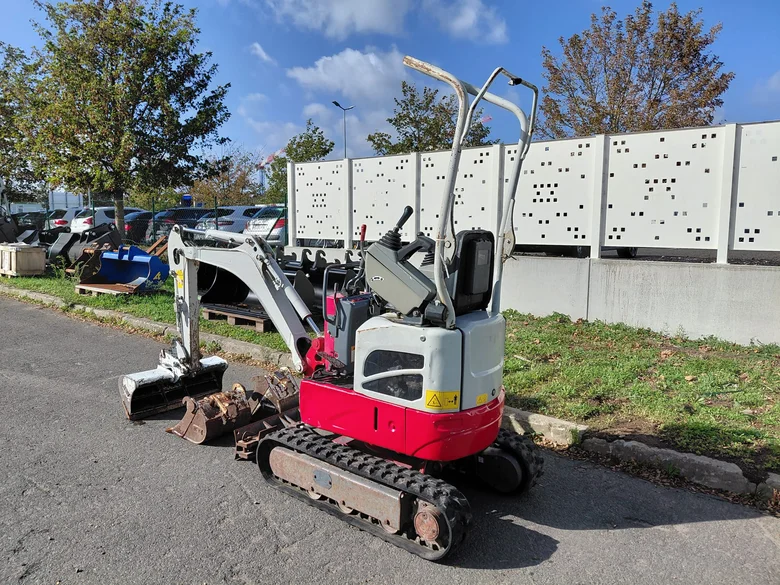 Mini pelle occasion TAKEUCHI TB210R