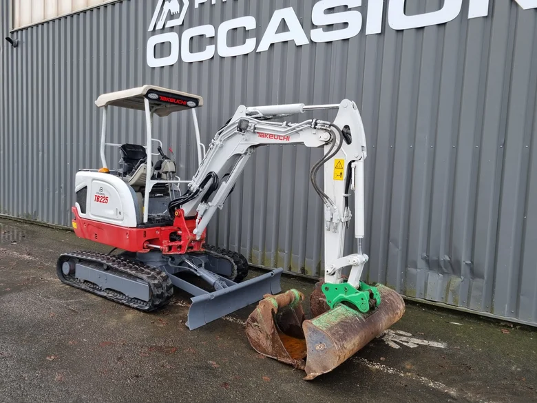 Mini pelle occasion TAKEUCHI TB225SL