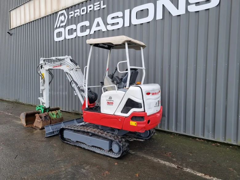Mini pelle occasion TAKEUCHI TB225SL