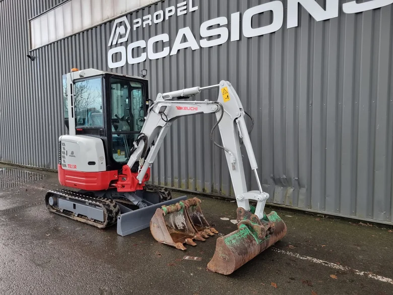 Mini pelle occasion TAKEUCHI TB23RA