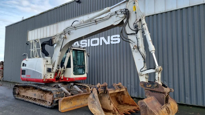 Pelle sur chenille occasion TAKEUCHI TB2150R